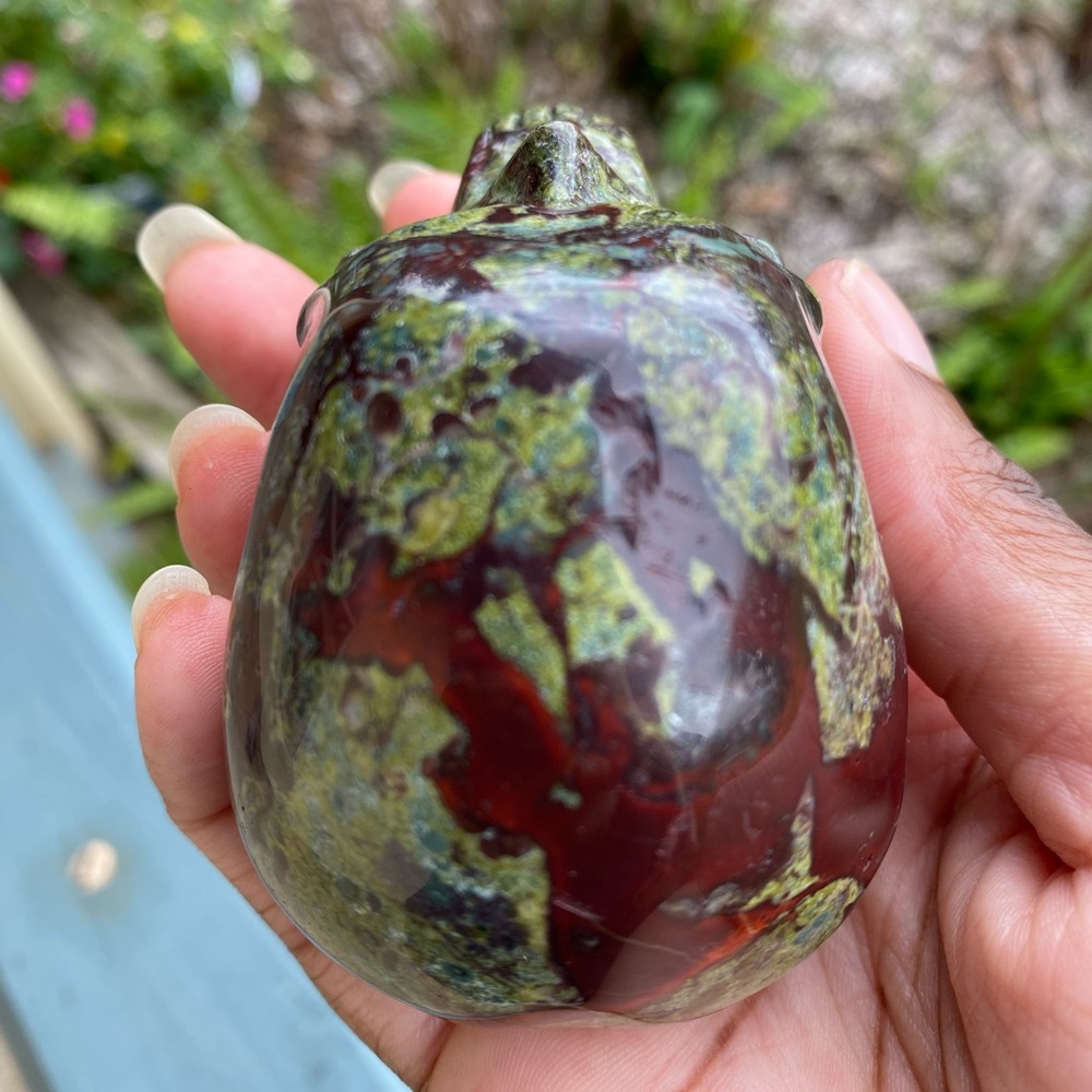 Dragons Blood Jasper Skull Carving - Picture 8 of 10